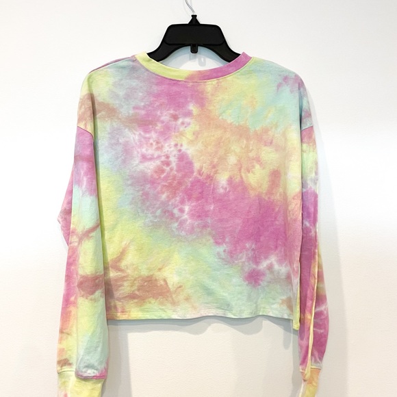 NWT ALL IN FAVOR Tie Dye Appliqué Crop Pullover - Picture 3 of 5